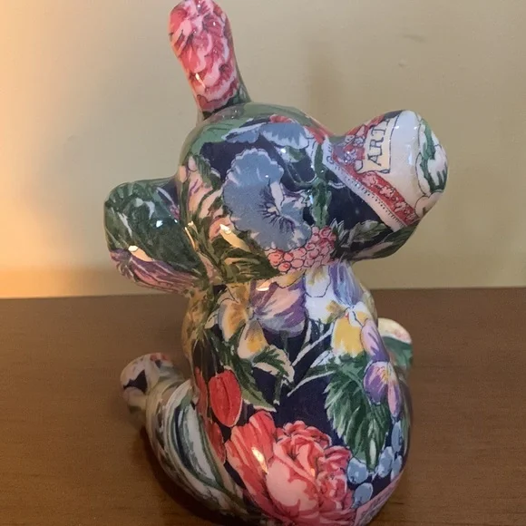 Floral sitting up elephant trunk up porcelain figurine - Picture 4 of 7